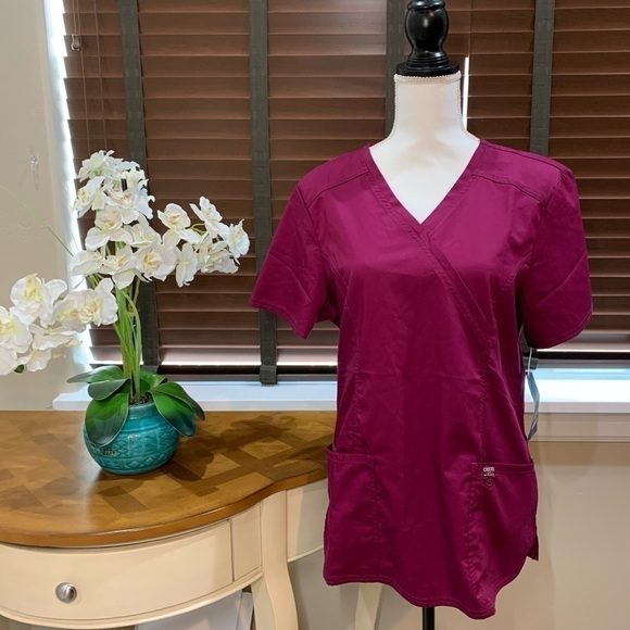 🌿NWT Cherokee Workwear Revolution 
V-Neck top🌿 - Picture 2 of 6